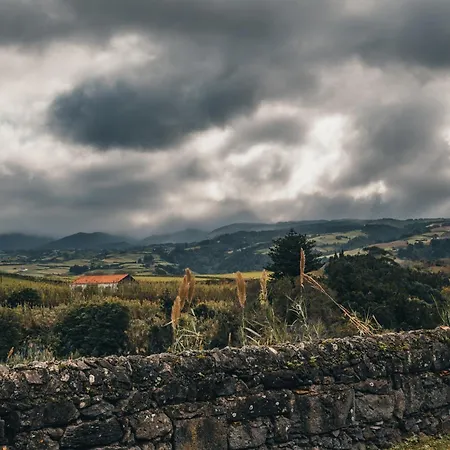 Stone House Casa de Férias Achadinha
