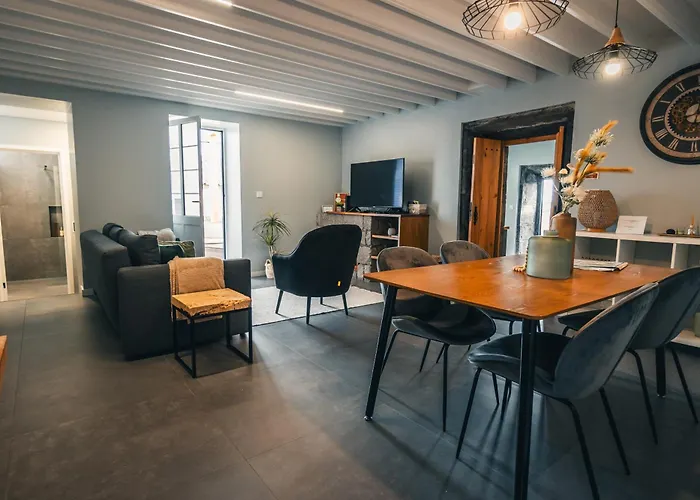 Stone House * Achadinha