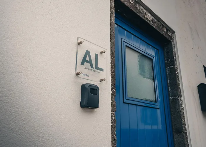 別荘 Stone House *